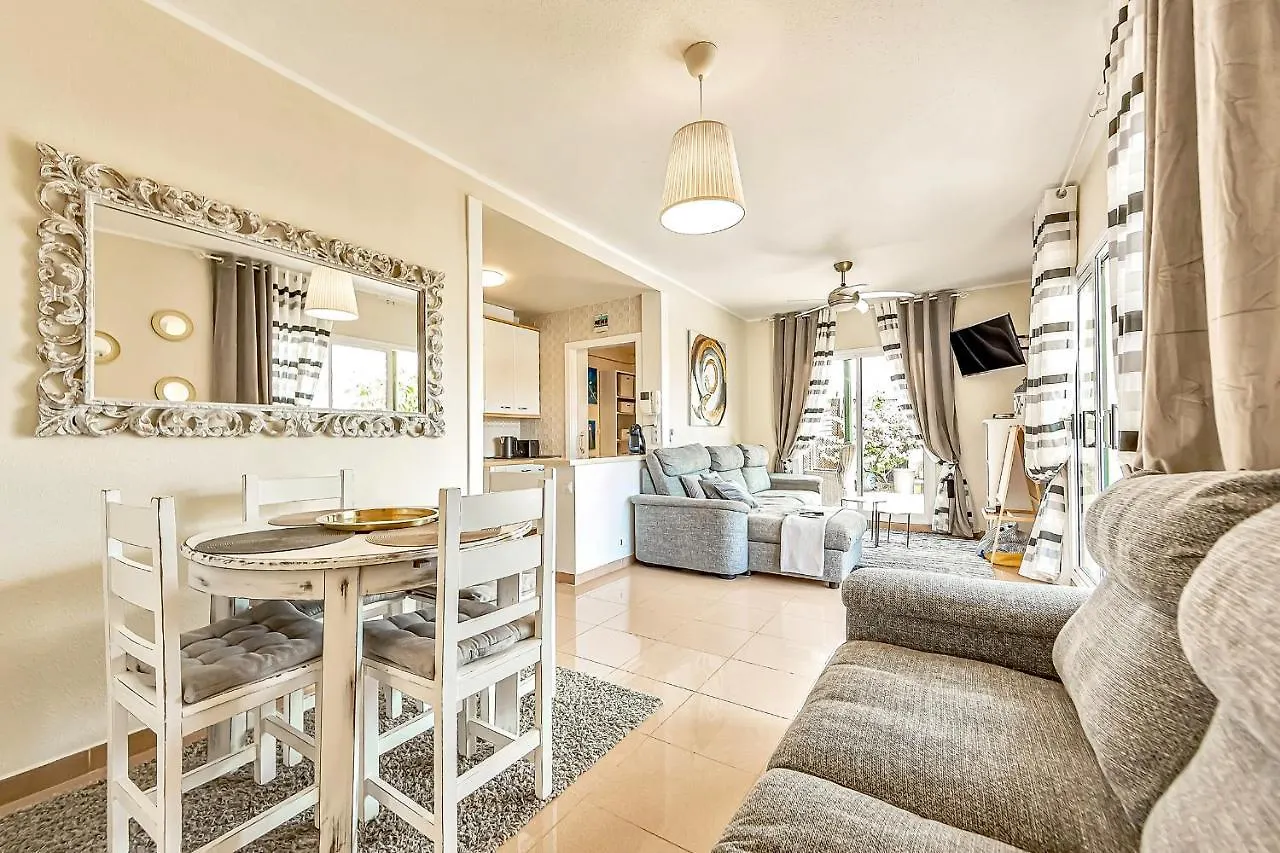 Bamboo Residence 阿德耶 公寓